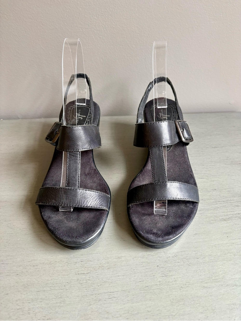 Life Stride Zelda T- Strap Black Leather Wedge Buckle Slingback Sandal Sz 6.5